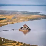 Au Mont Chez Vous #jacuzzi Et Vue Mont-st-michel# Nyaraló Huisnes-sur-Mer