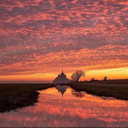 Ferienhaus Au Mont Chez Vous #jacuzzi Et Vue Mont-st-michel# *